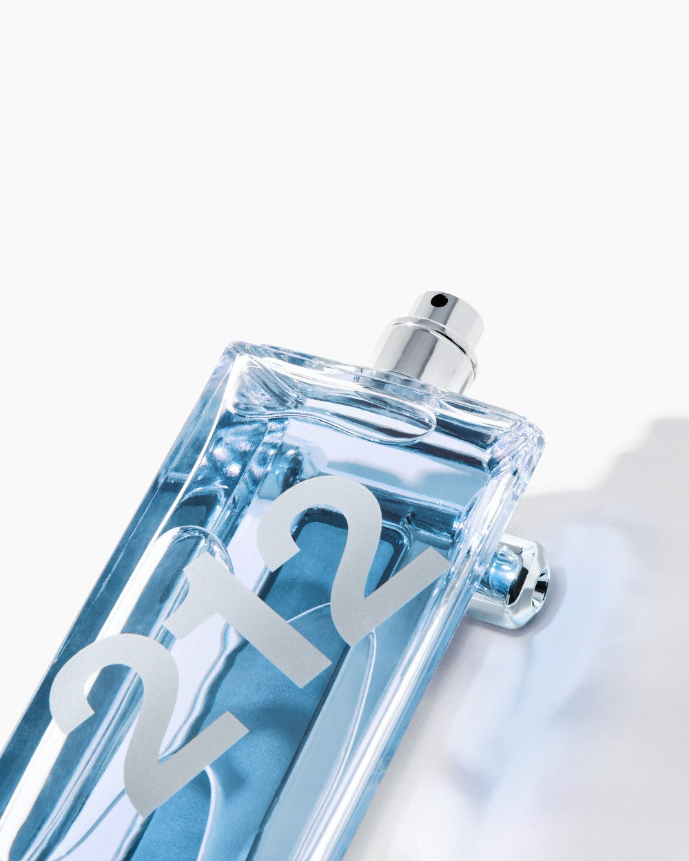 212 Heroes 150ml light perfume bottle with sleek, modern design, ideal for fresh and youthful everyday wear-3