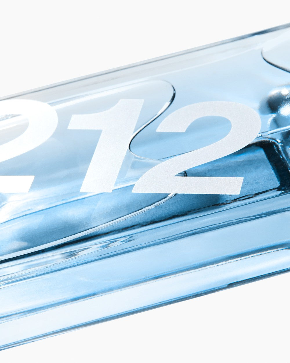 212 Heroes 150ml light perfume bottle with sleek, modern design, ideal for fresh and youthful everyday wear-2